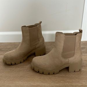 Madden Girl Boots- NWOT